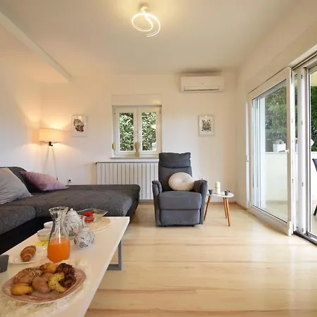Holiday home House With Garden 