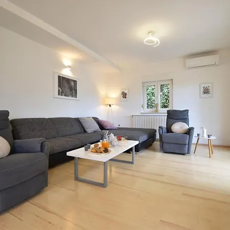 Holiday home House With Garden 