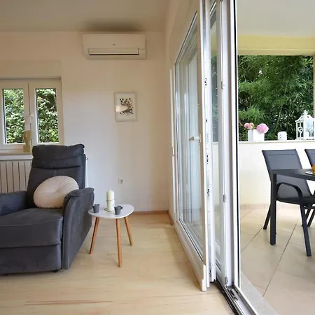 Holiday home House With Garden 