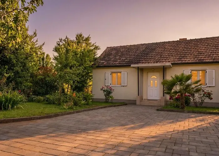 House With Garden 